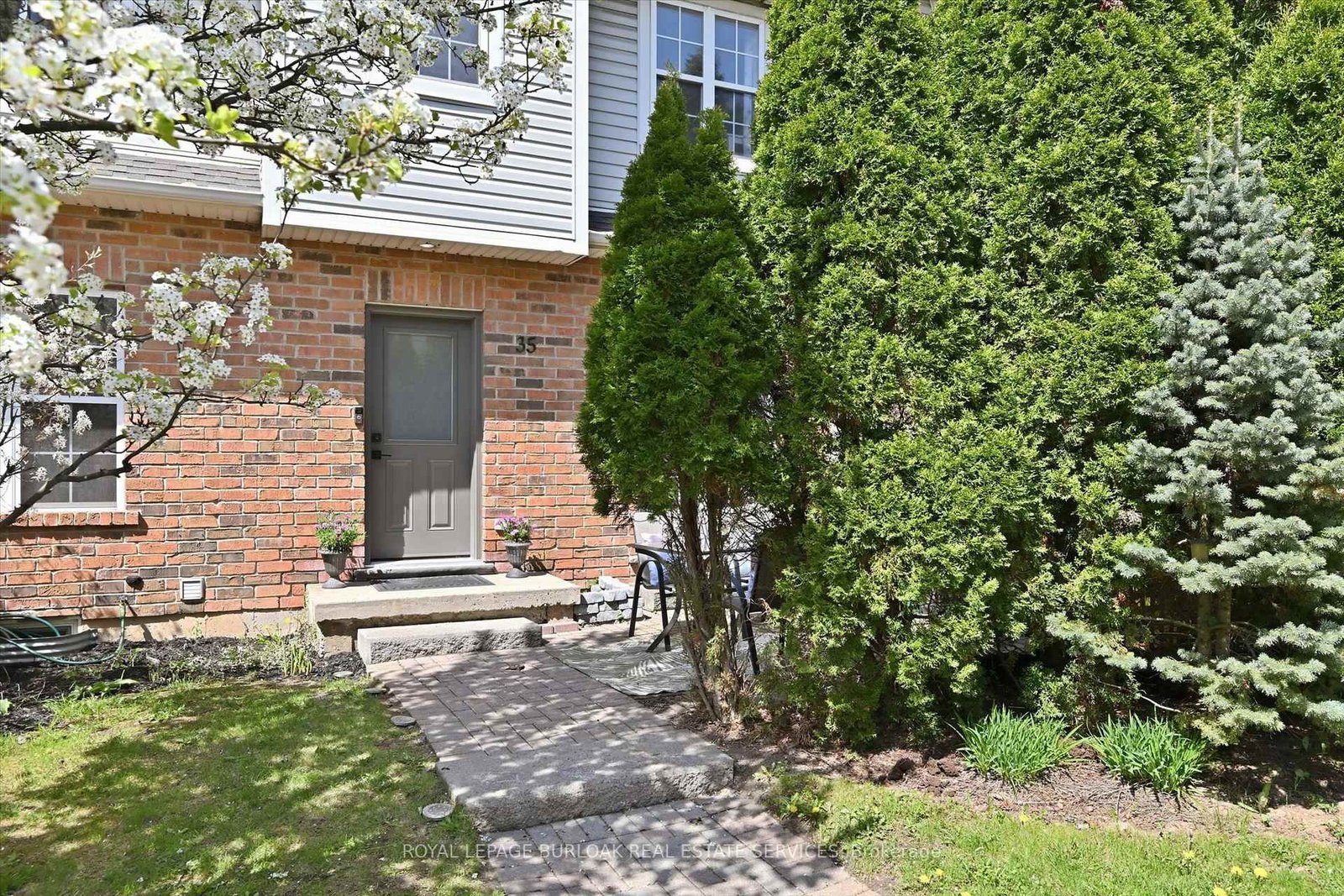 1085 Harrogate Drive • #35 • Hamilton, ON photo 4