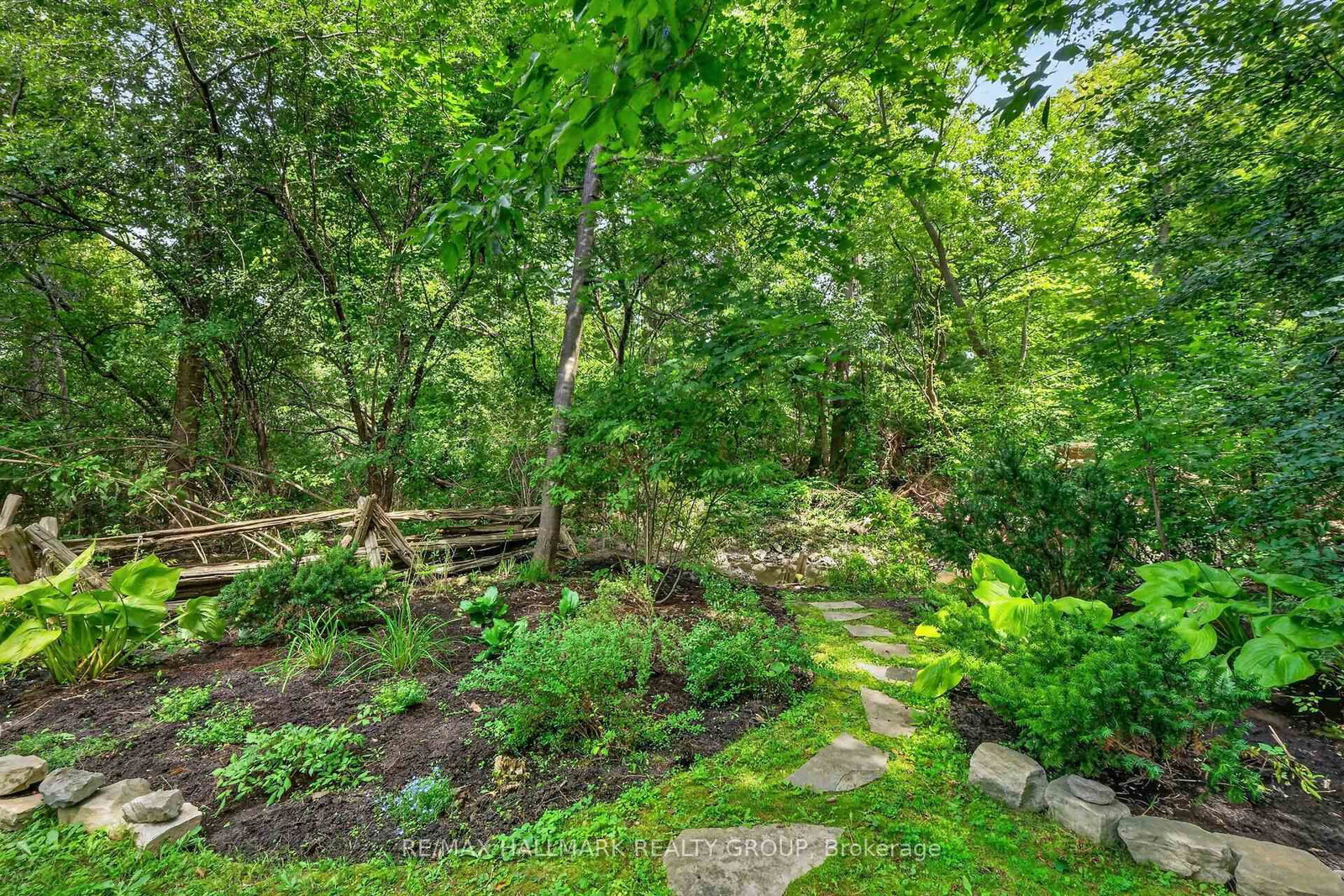 17 Creek's End Lane • Nepean, ON photo 36