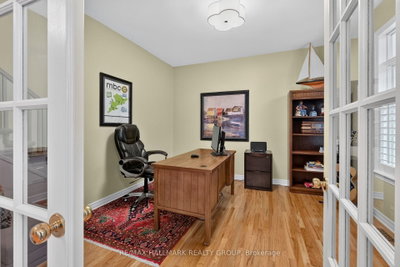 17 Creek's End Lane • Nepean, ON photo 6