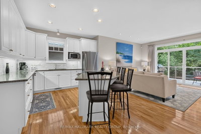 17 Creek's End Lane • Nepean, ON photo 8