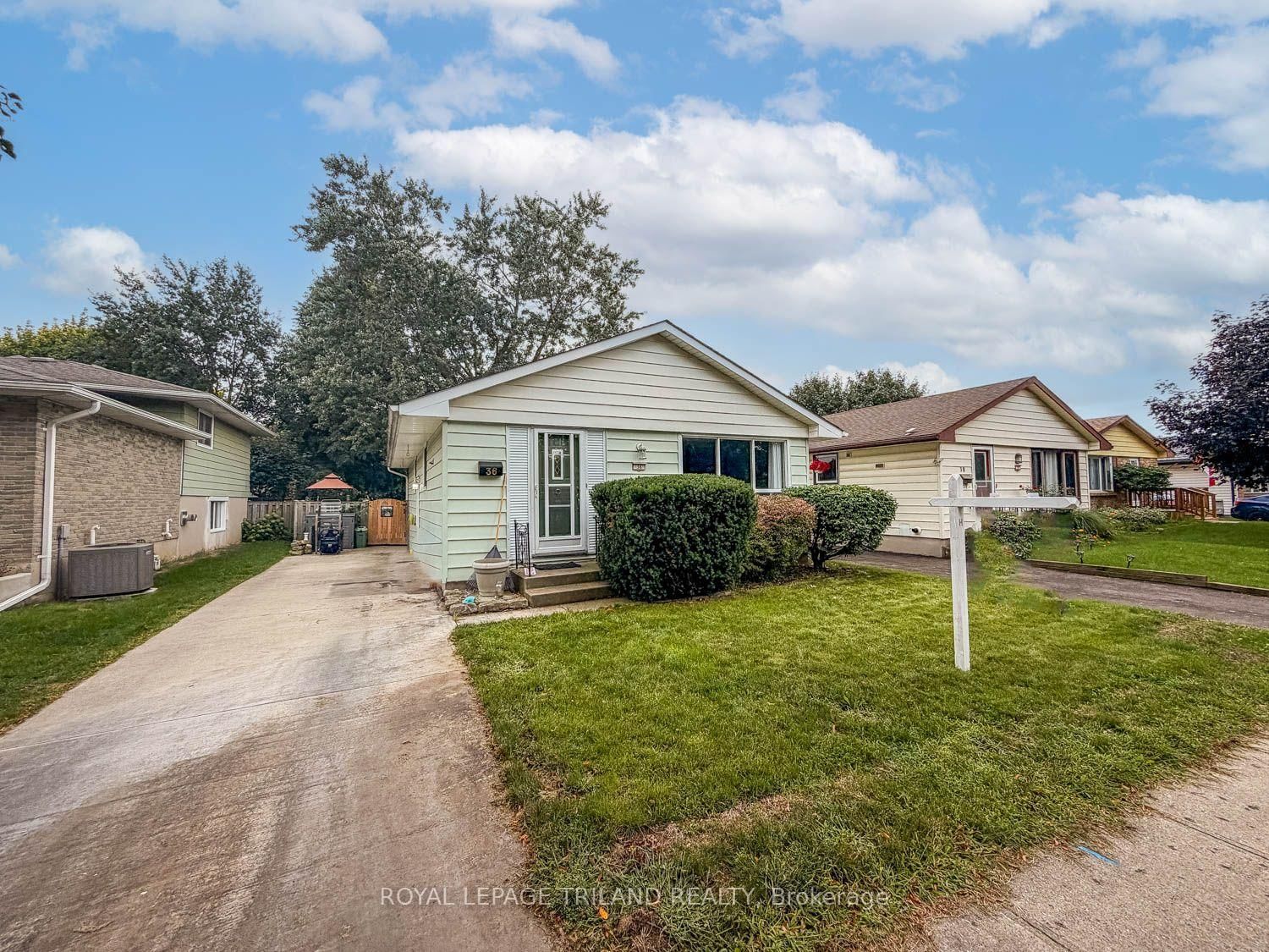 36 Upcott Crescent • London South, ON photo 2