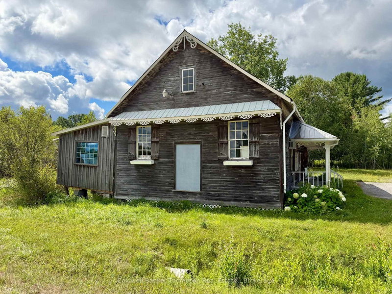 5 Seagull Lake Road S