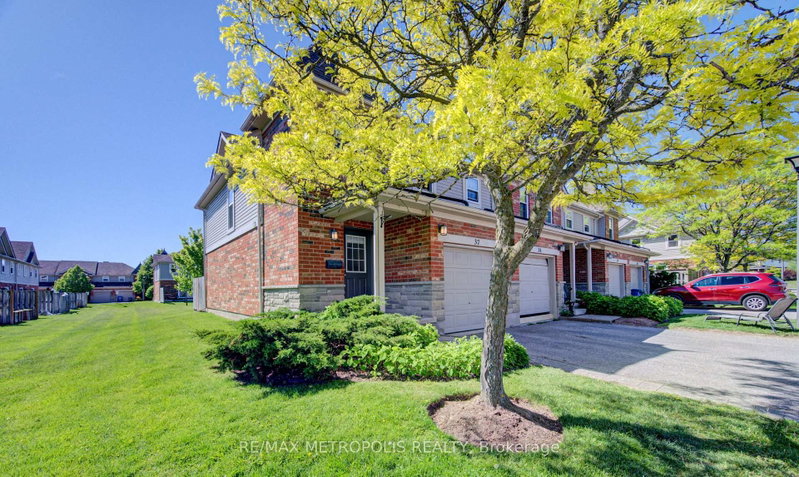 37 - 124 GOSLING Gardens