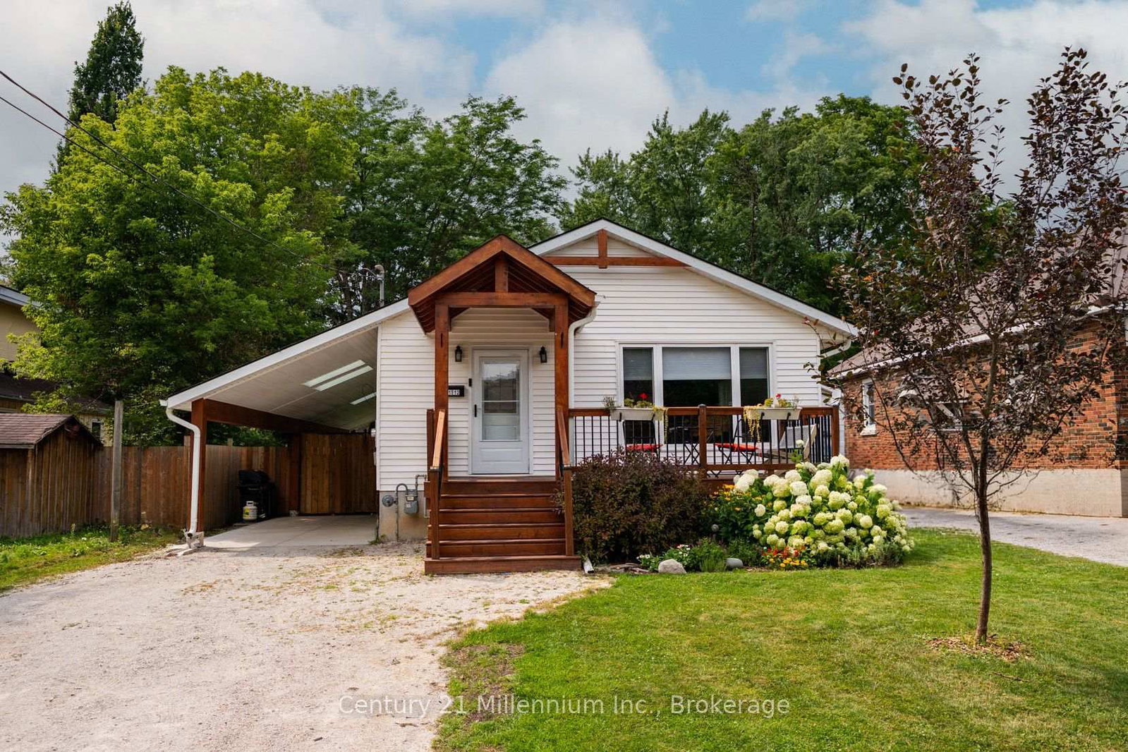 1512 5th Ave A Avenue W • Owen Sound, ON photo 1