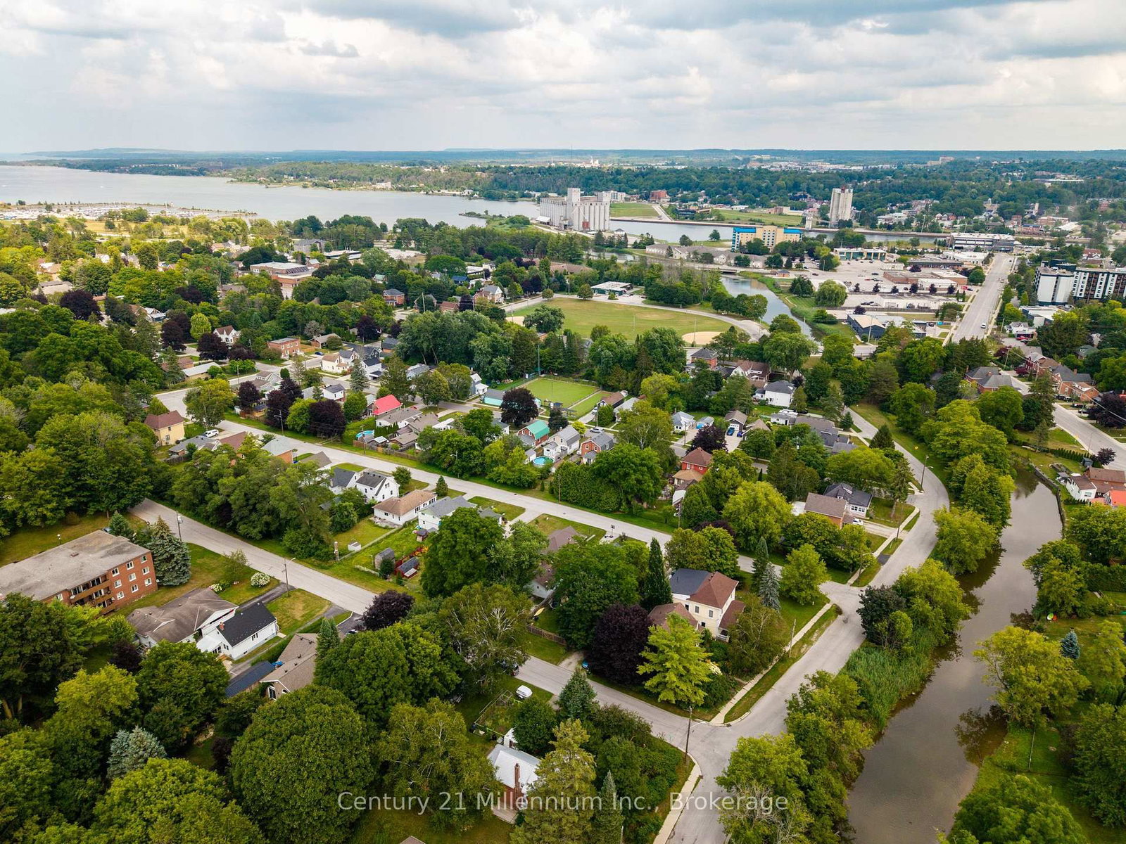 1512 5th Ave A Avenue W • Owen Sound, ON photo 6