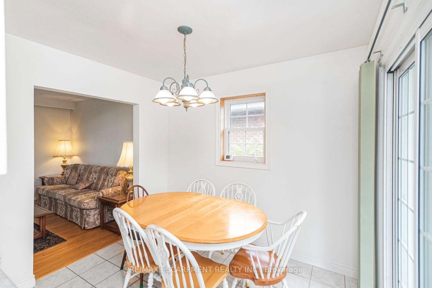 37 Lorne Avenue • Grimsby, ON photo 11
