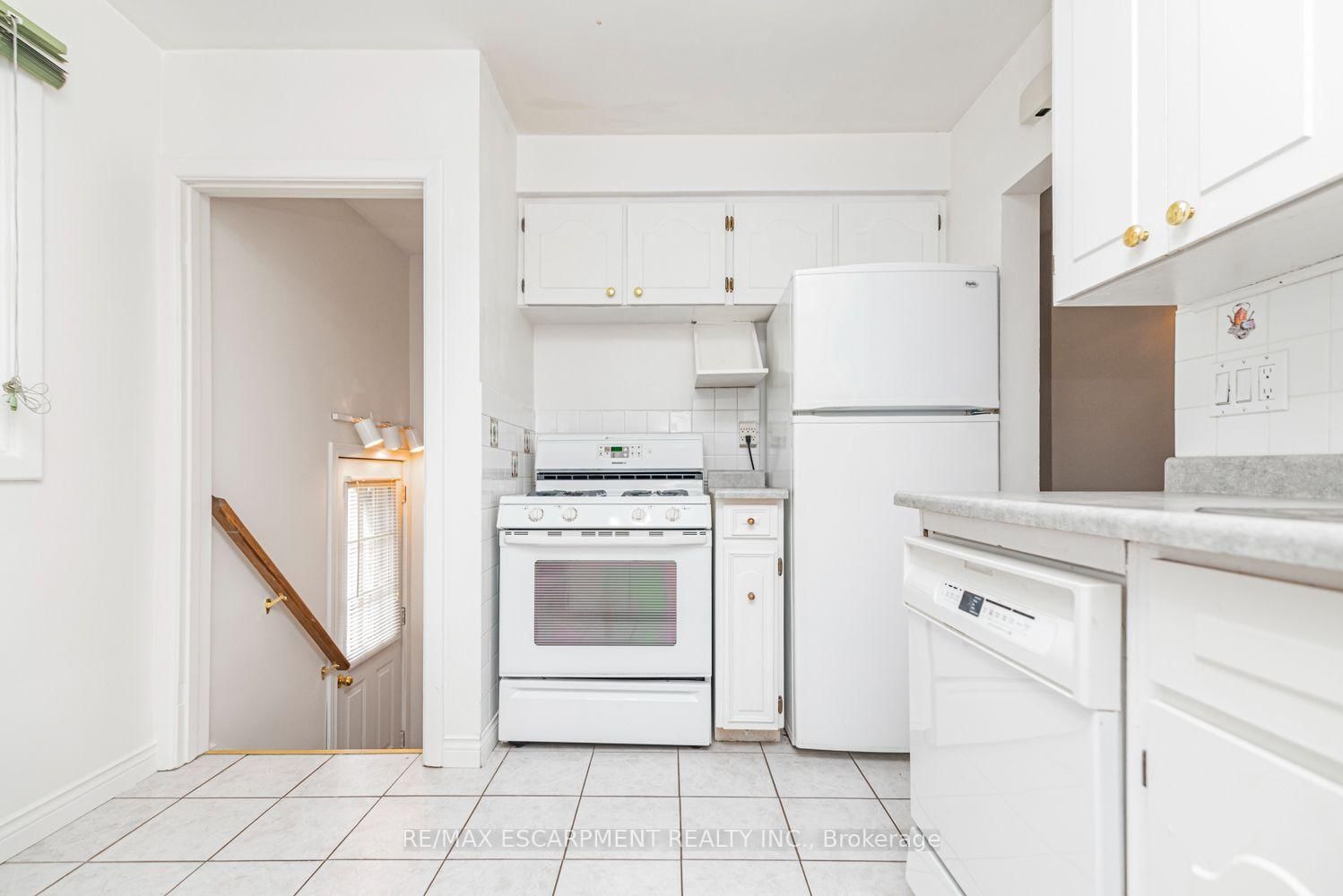 37 Lorne Avenue • Grimsby, ON photo 12