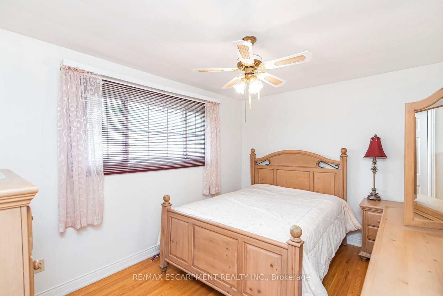 37 Lorne Avenue • Grimsby, ON photo 17