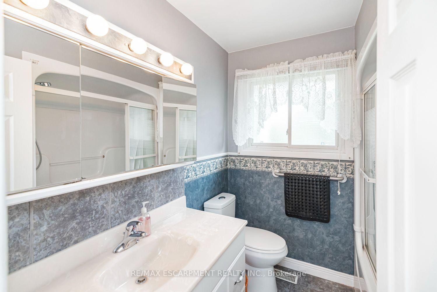 37 Lorne Avenue • Grimsby, ON photo 21