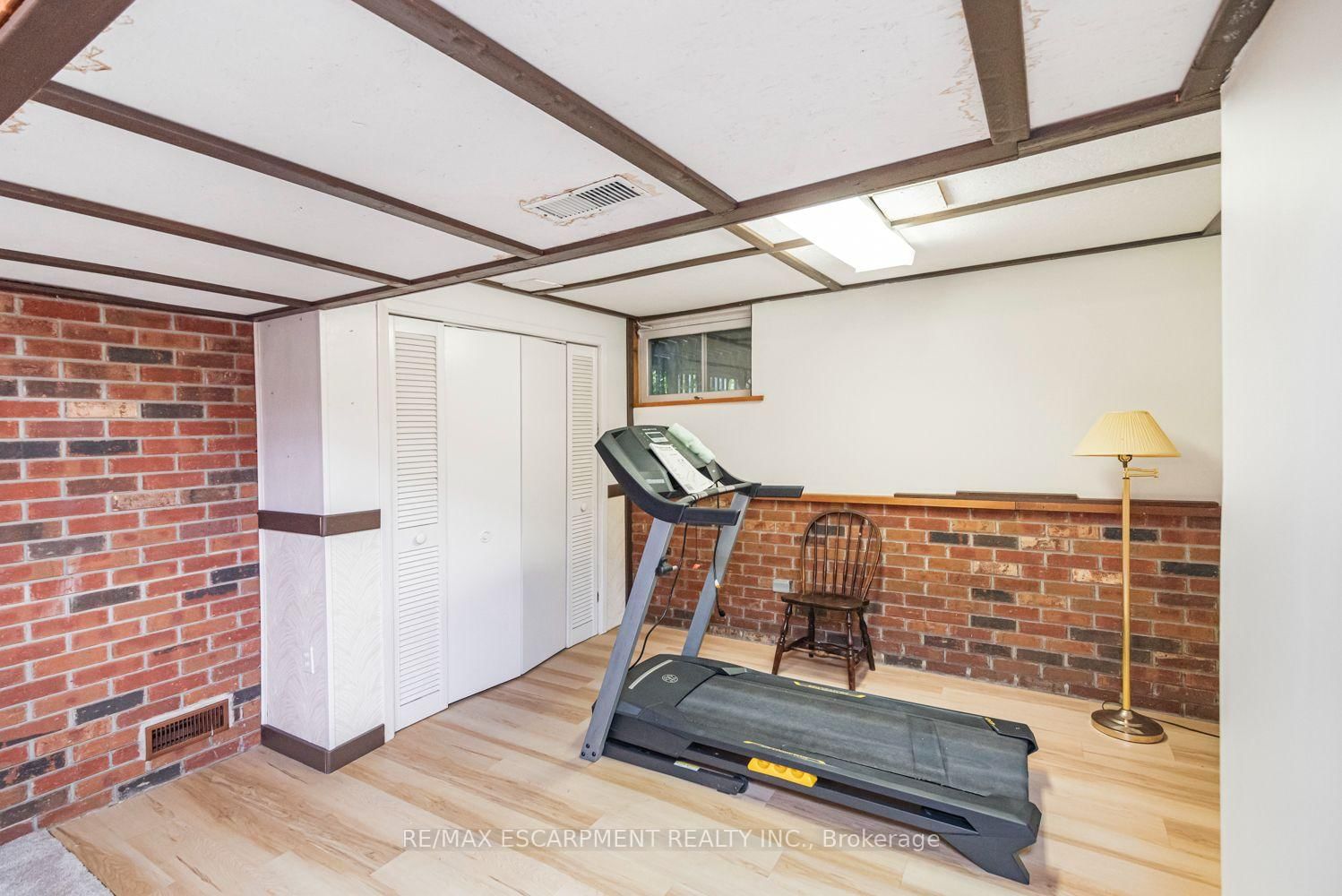 37 Lorne Avenue • Grimsby, ON photo 23