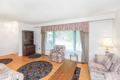 37 Lorne Avenue • Grimsby, ON photo 8