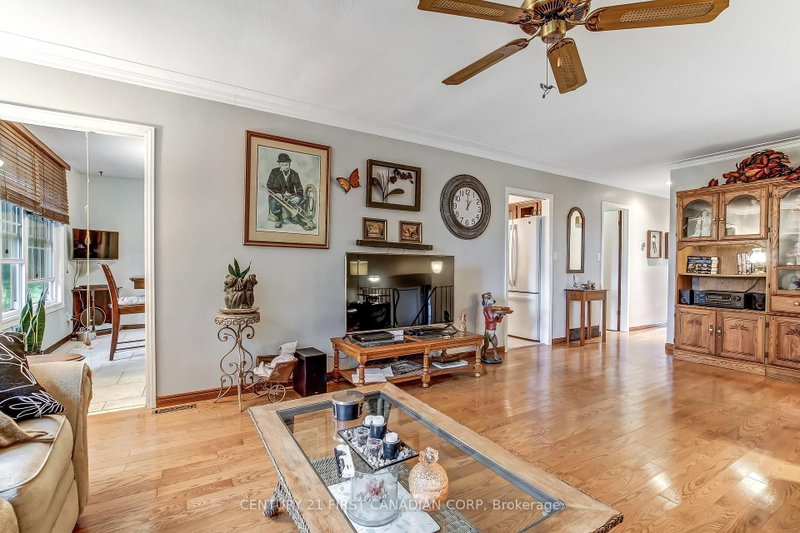 6892 Century Dr photo 5