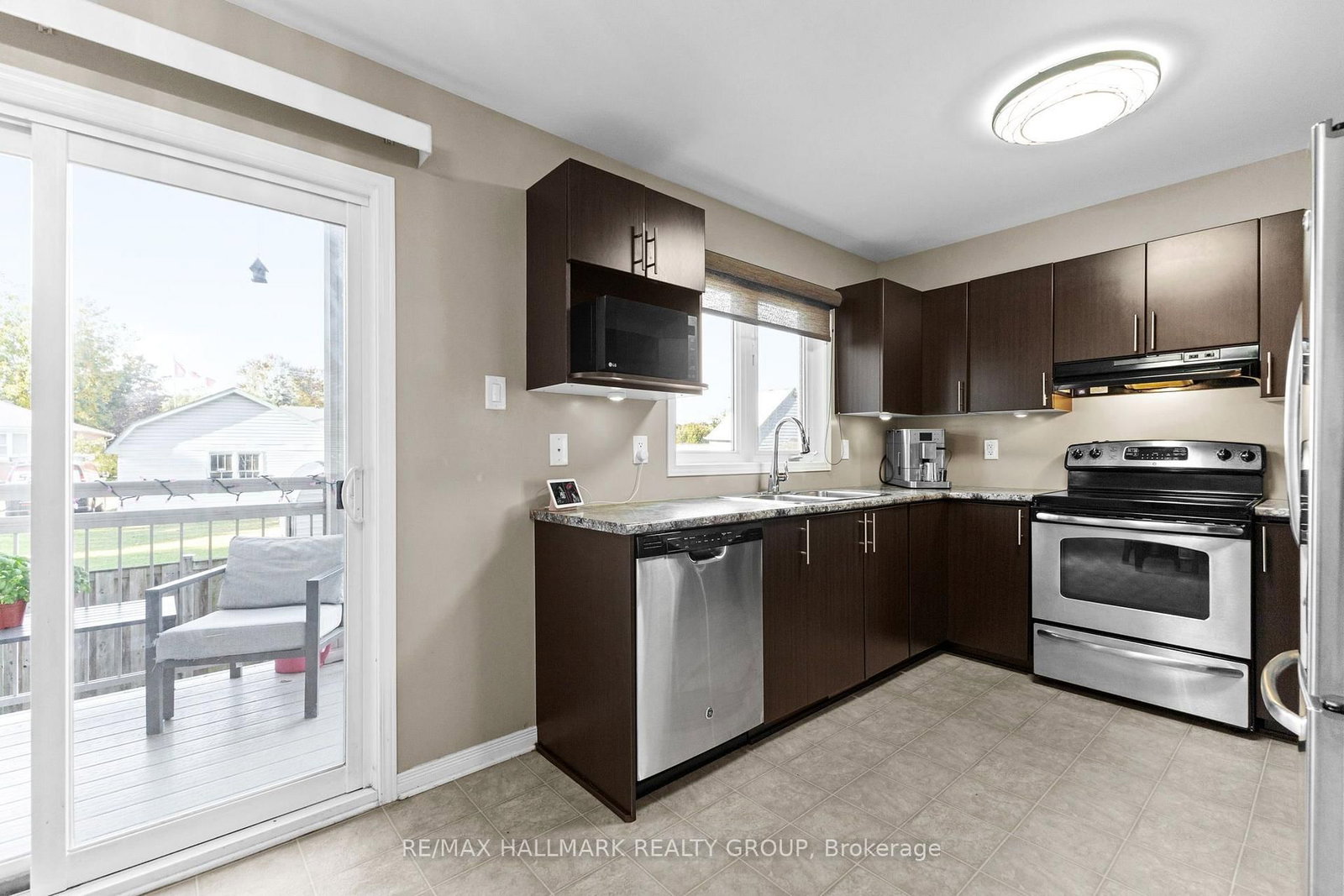 358 Galston Private • Ottawa, ON photo 11