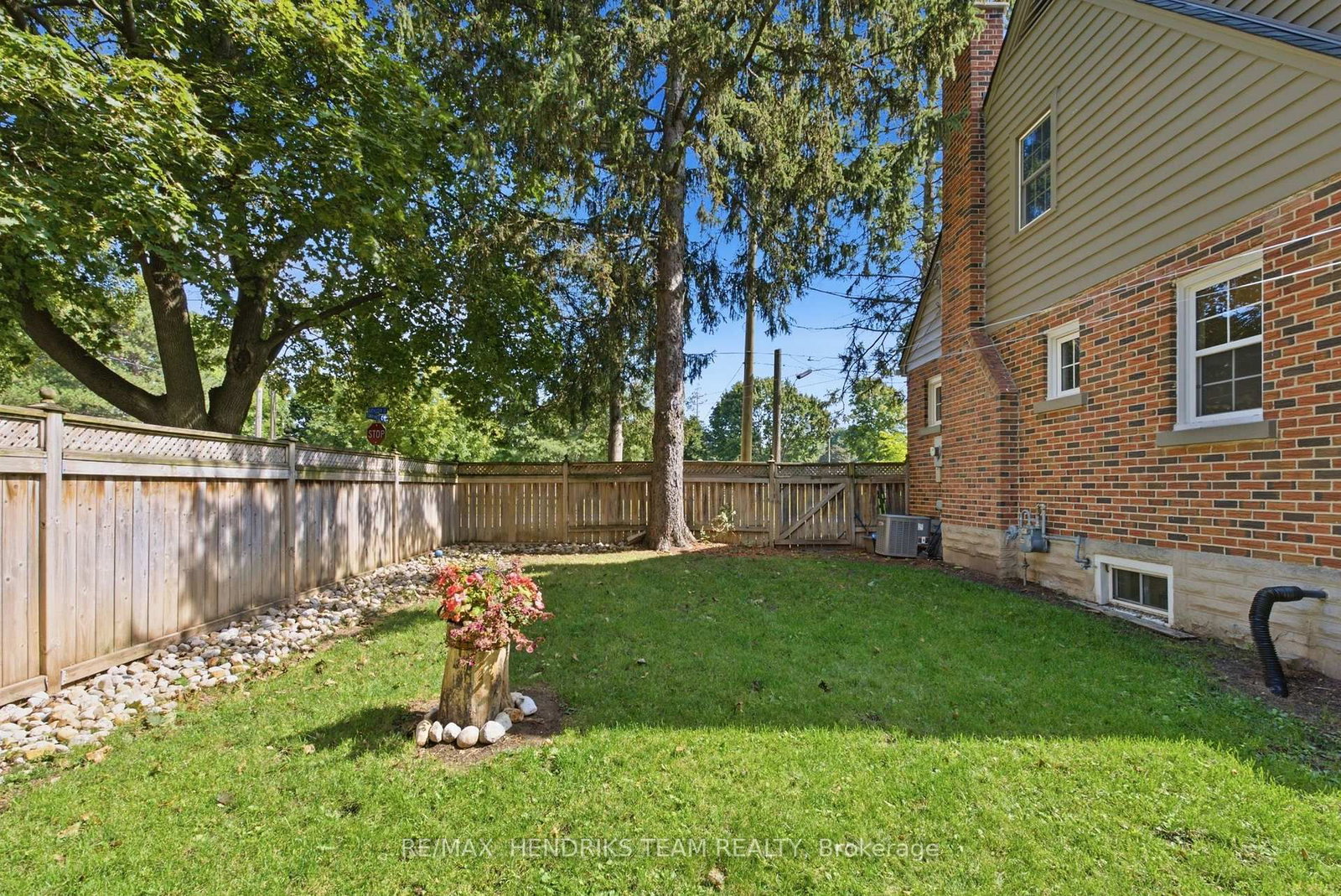 138 Kathleen Street • Guelph, ON photo 38