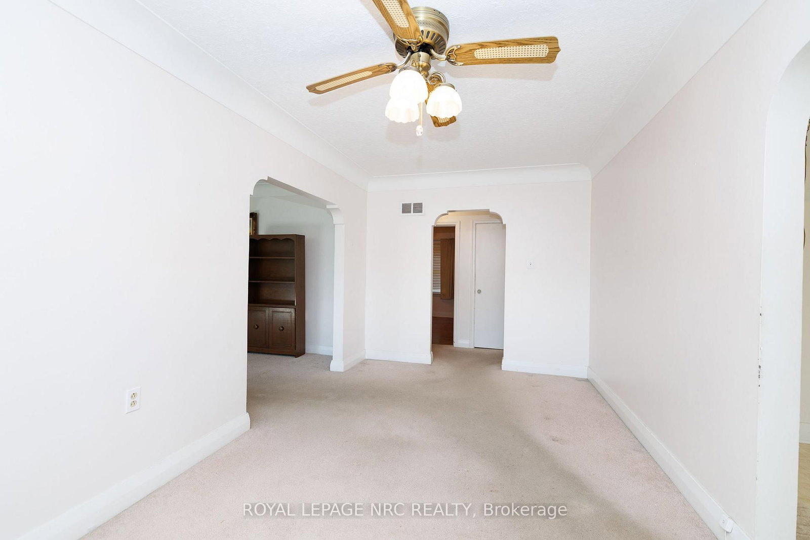 276 Glenridge Avenue • St. Catharines, ON photo 8
