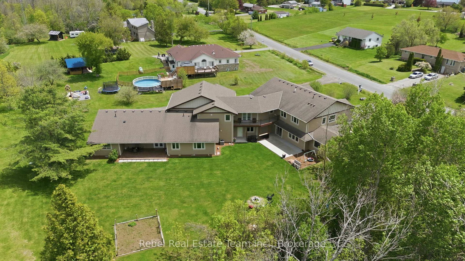 190 Lakeshore Road • Brighton, ON photo 48