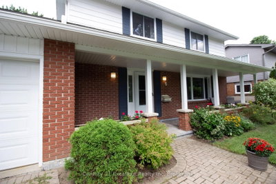 6 Braeside Road • Centre Wellington, ON photo 2