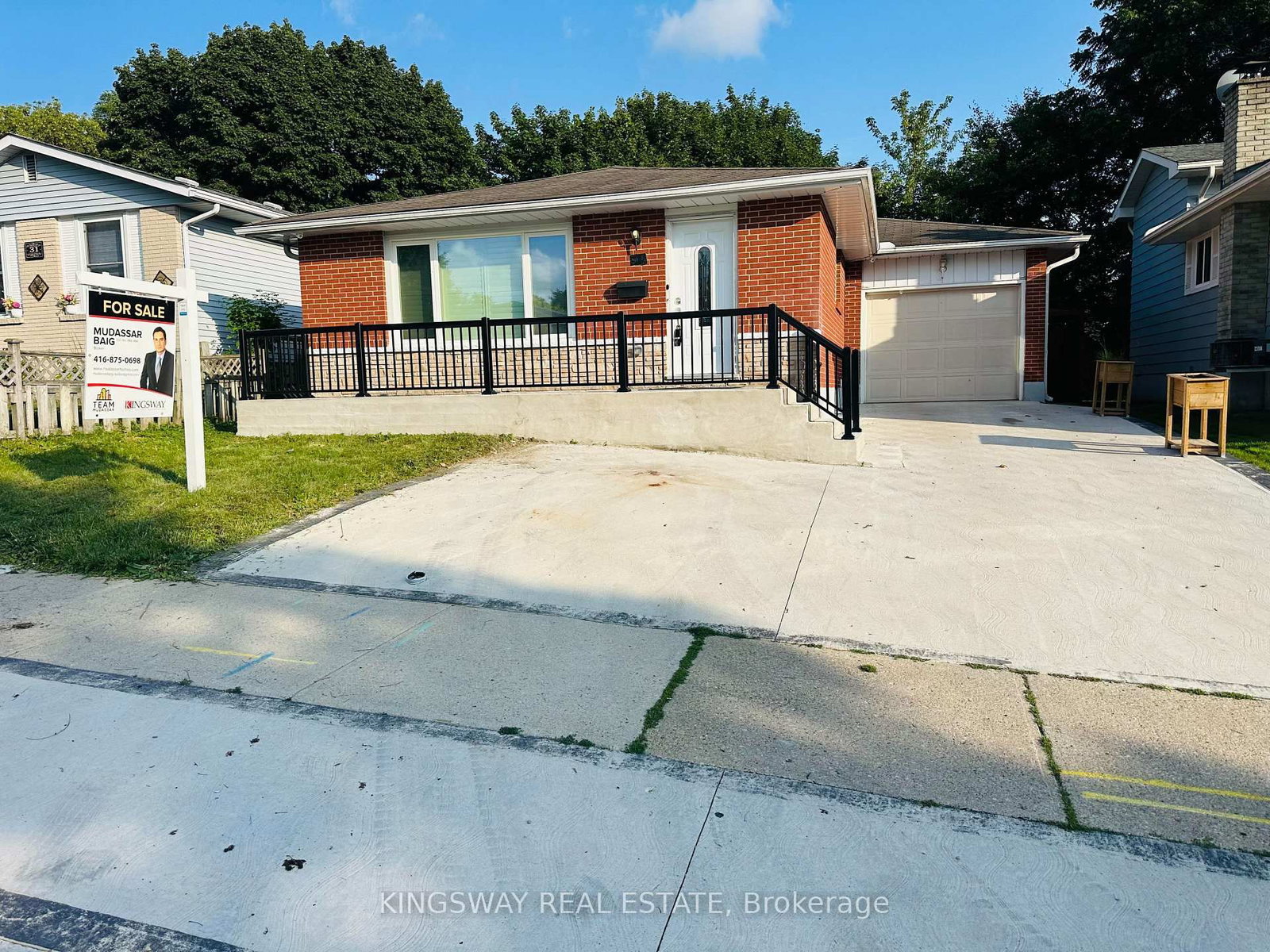 35 Silver Aspen Crescent • Kitchener, ON photo 2
