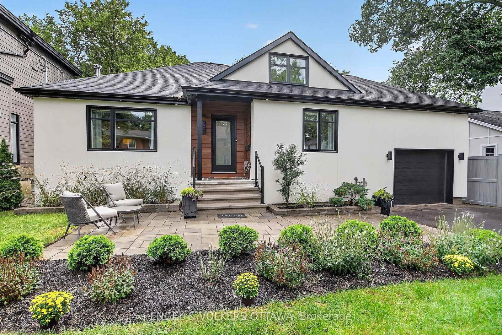 390 Princeton Avenue • Ottawa, ON photo 1