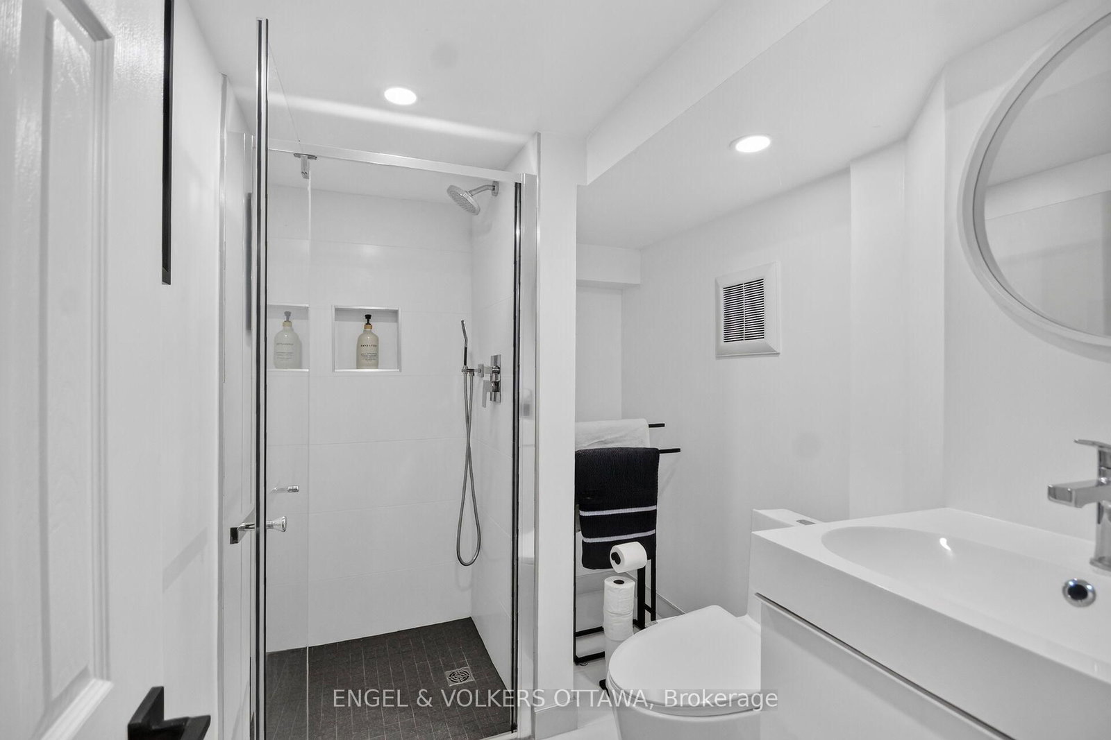 390 Princeton Avenue • Ottawa, ON photo 45
