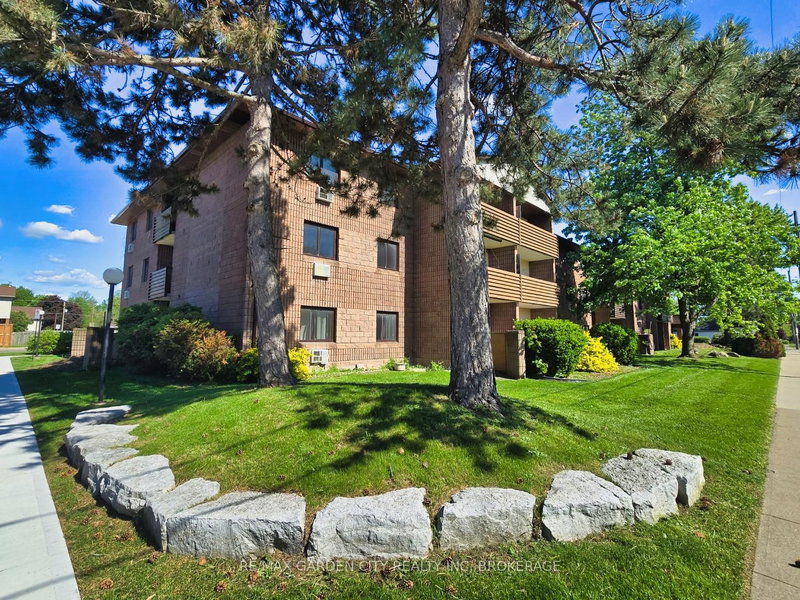 211 - 72 Main Street E E