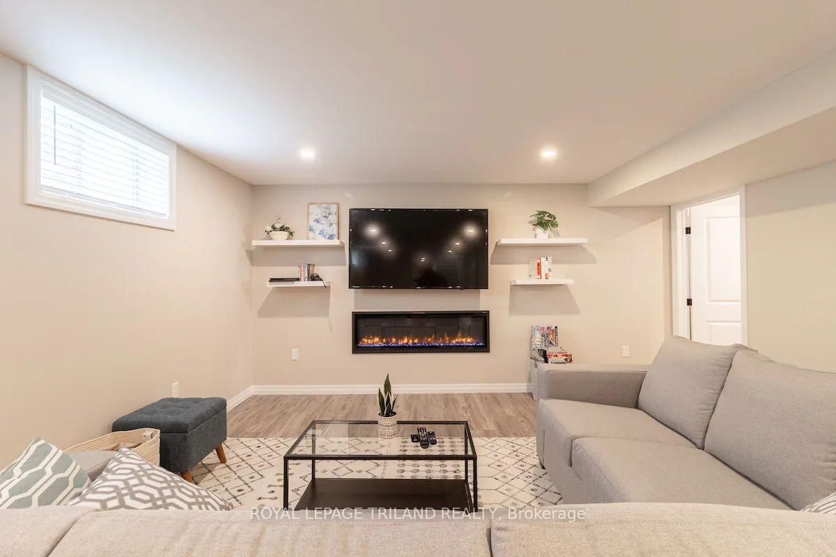 17 VILLAGE Gate • Lambton Shores, ON photo 18