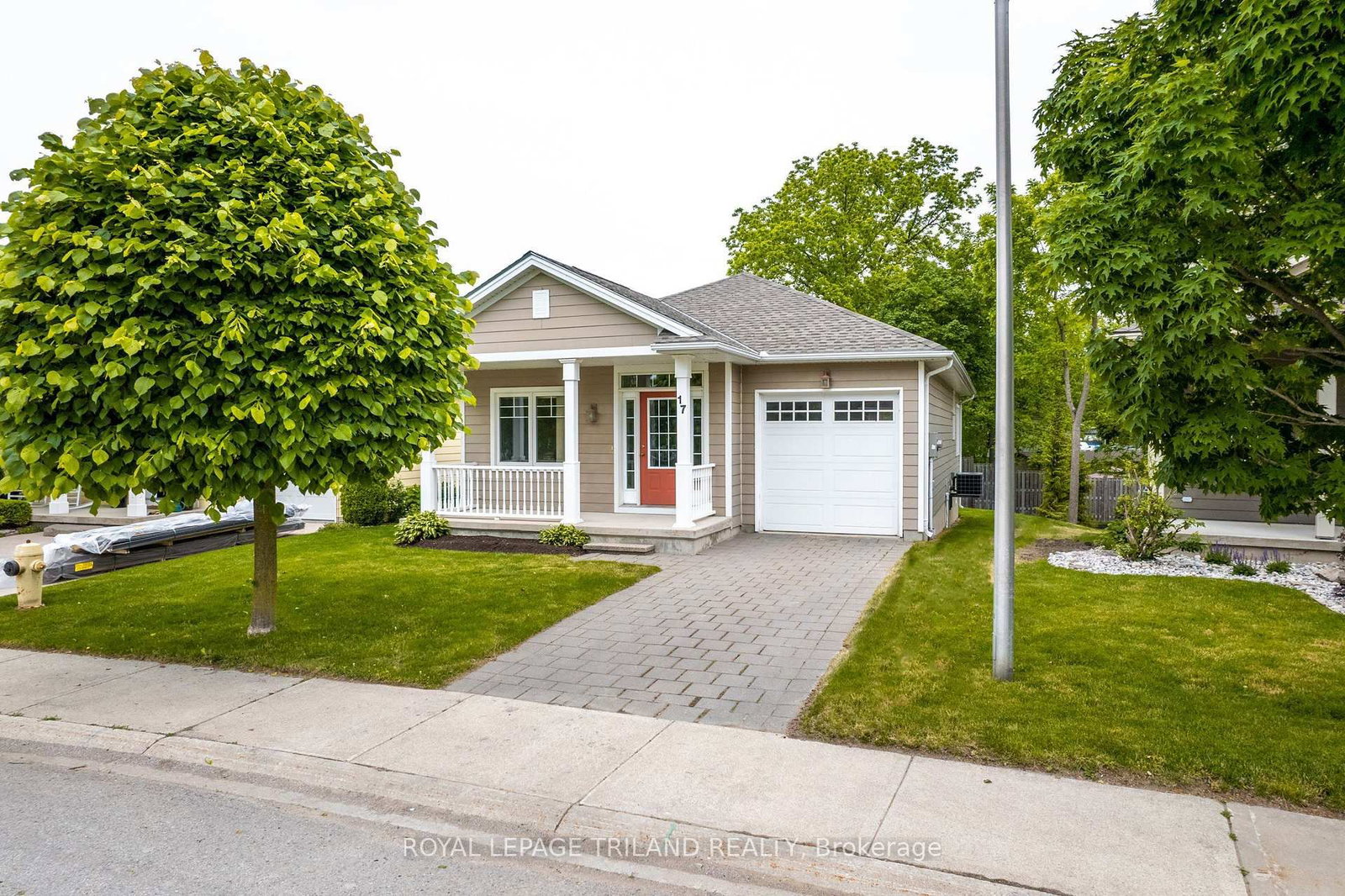 17 VILLAGE Gate • Lambton Shores, ON photo 29