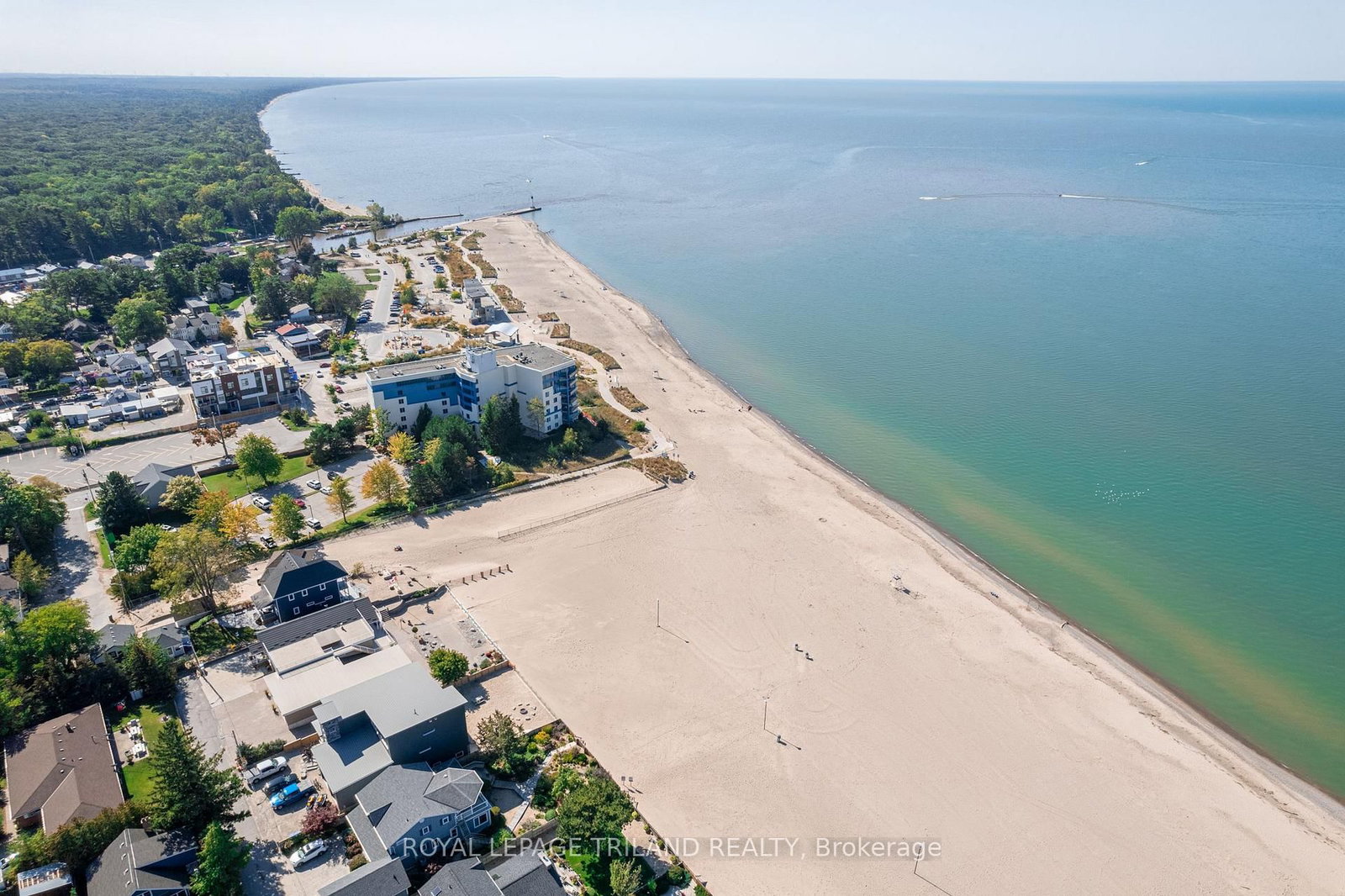 17 VILLAGE Gate • Lambton Shores, ON photo 44