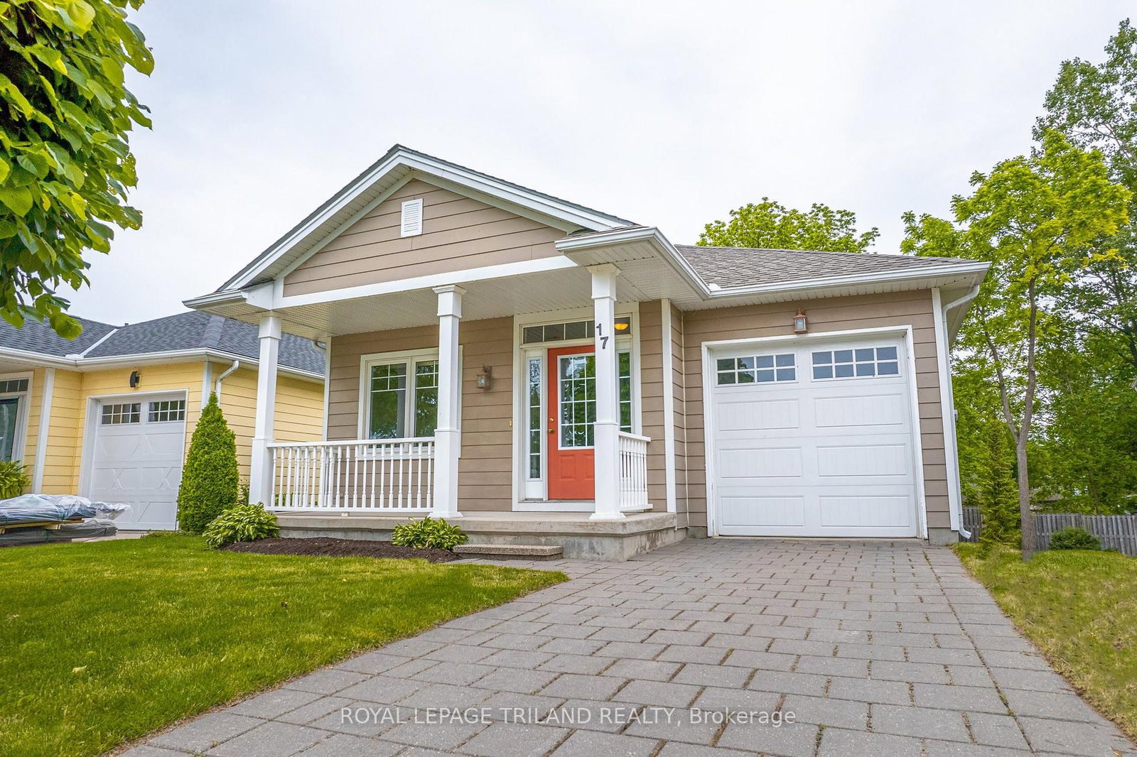 17 VILLAGE Gate • Lambton Shores, ON photo 5