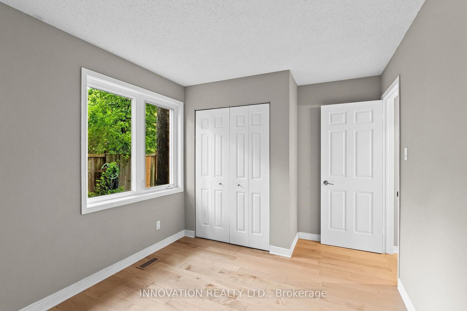 206 Cypress Court • Ottawa, ON photo 16
