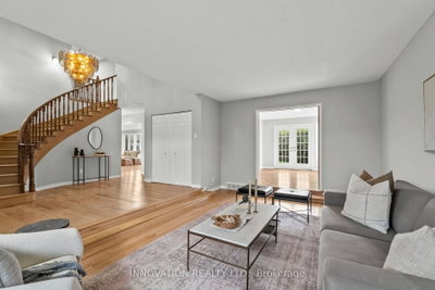 206 Cypress Court • Ottawa, ON photo 5