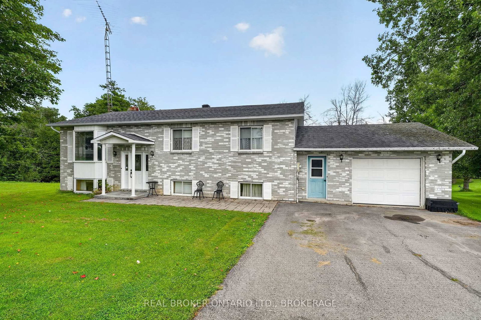 17550 Island Road • South Stormont, ON photo 1