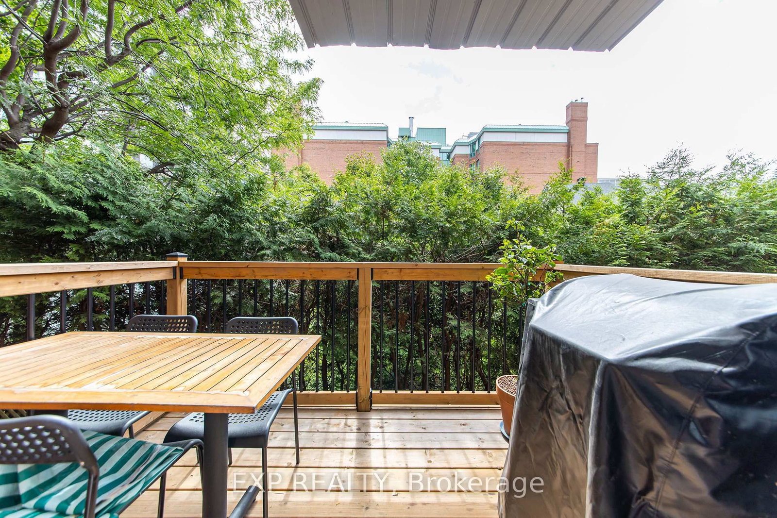 8 Maclean Street • Ottawa, ON photo 15