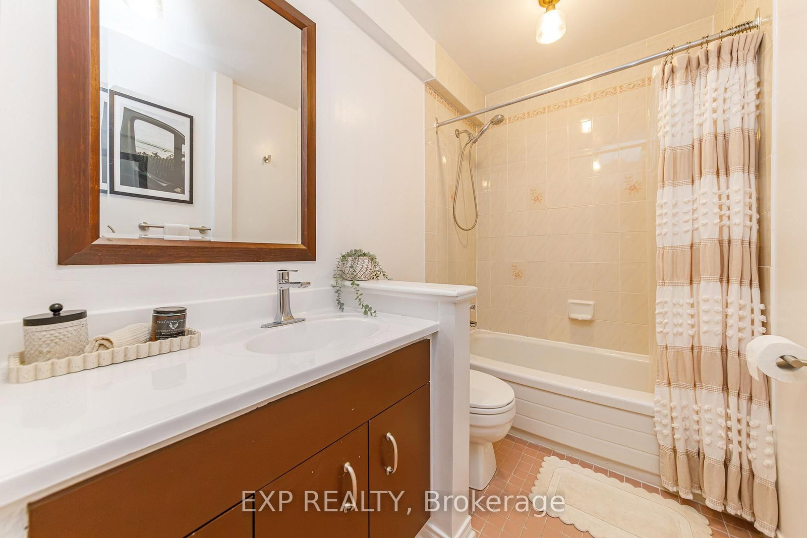8 Maclean Street • Ottawa, ON photo 19