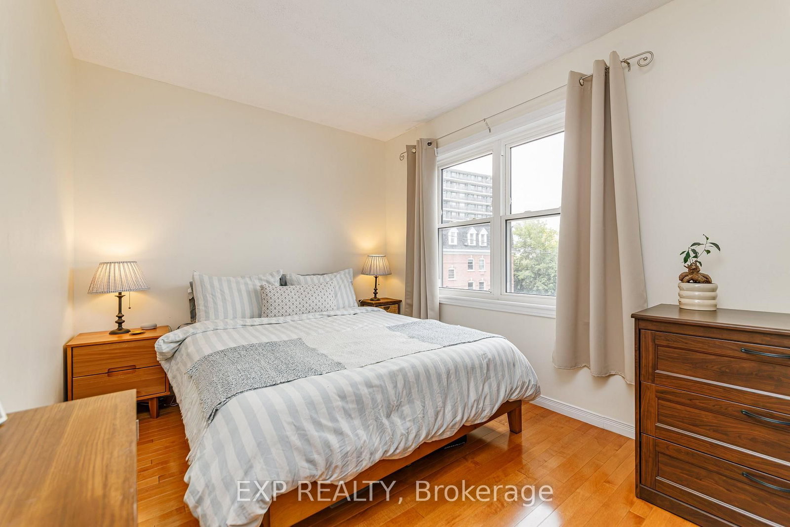 8 Maclean Street • Ottawa, ON photo 21
