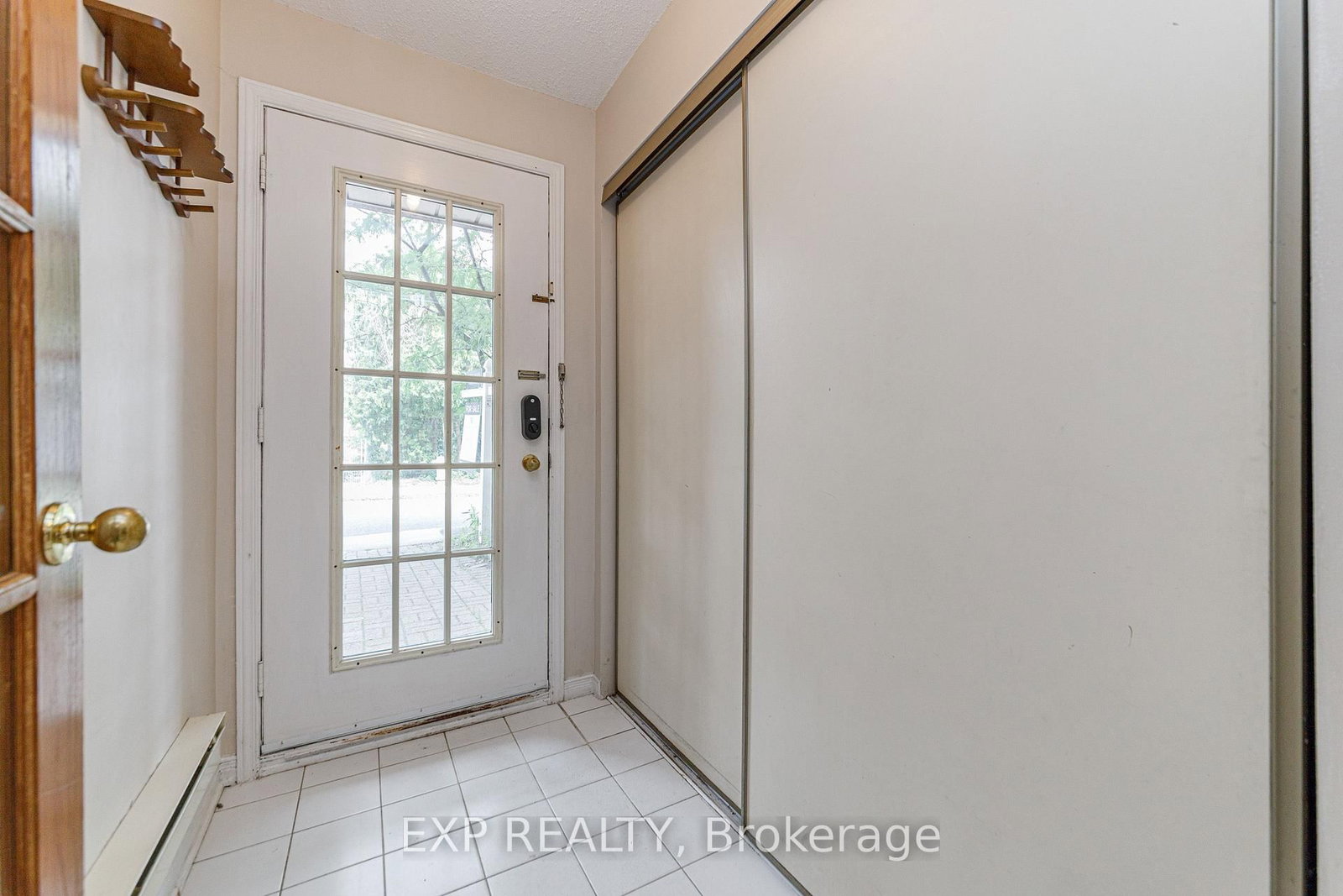 8 Maclean Street • Ottawa, ON photo 3