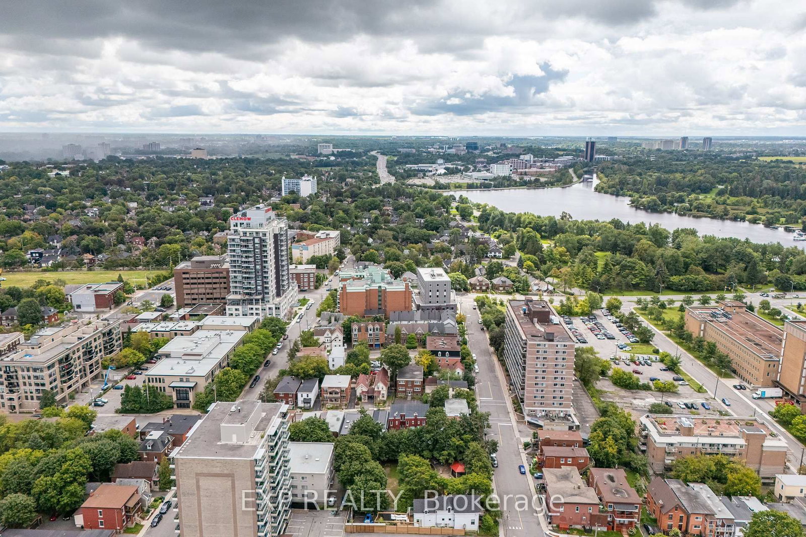 8 Maclean Street • Ottawa, ON photo 42
