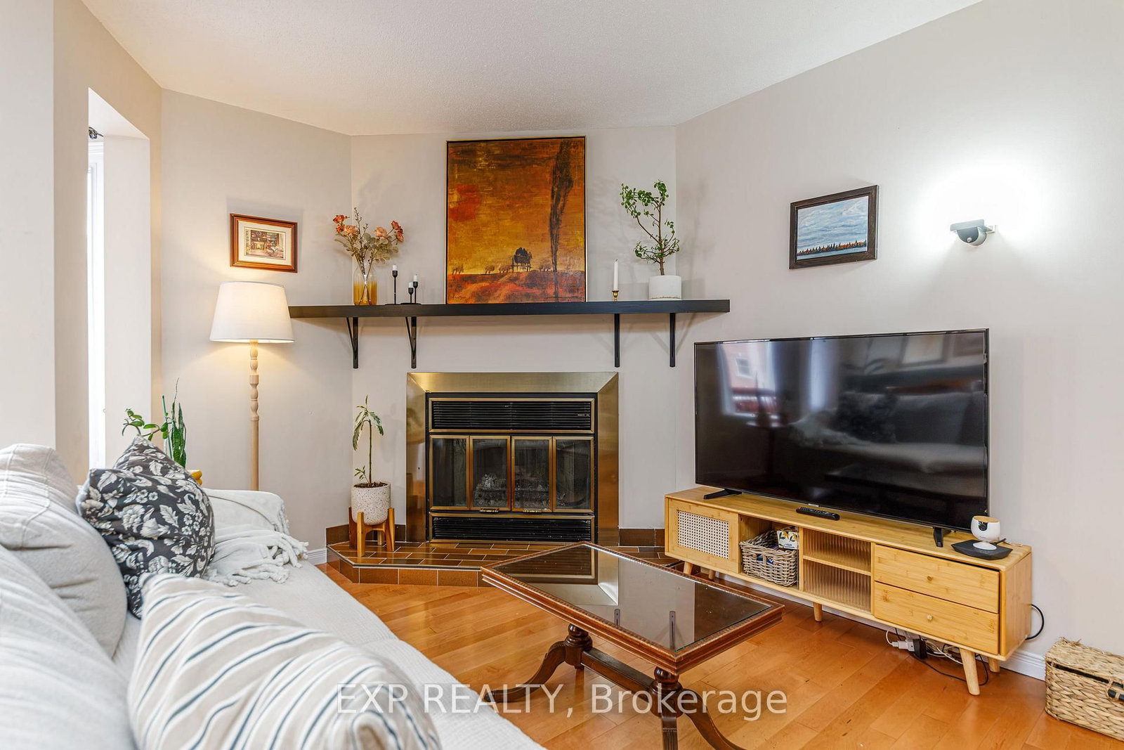 8 Maclean Street • Ottawa, ON photo 5