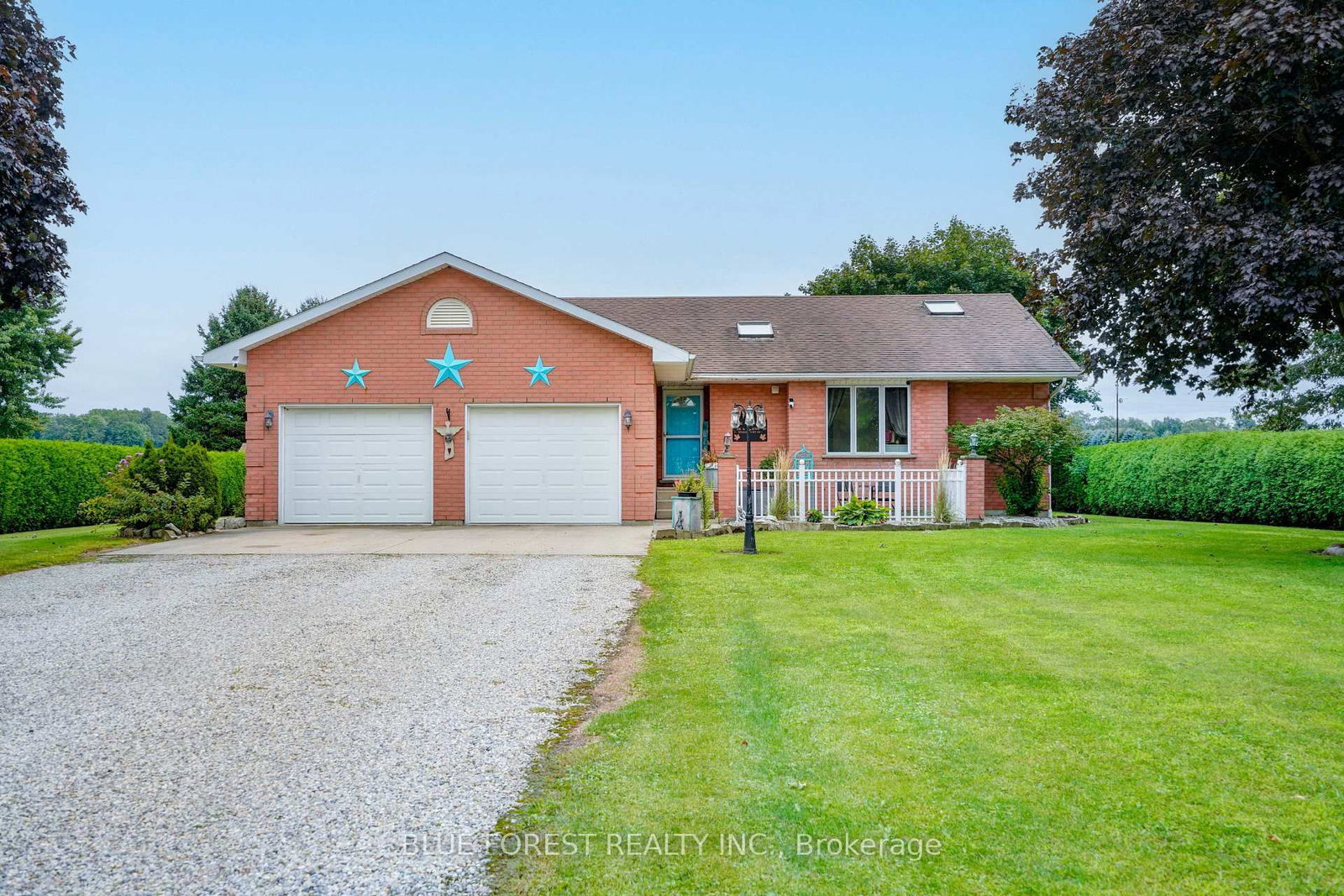 23081 PIONEER Line • West Elgin, ON photo 1