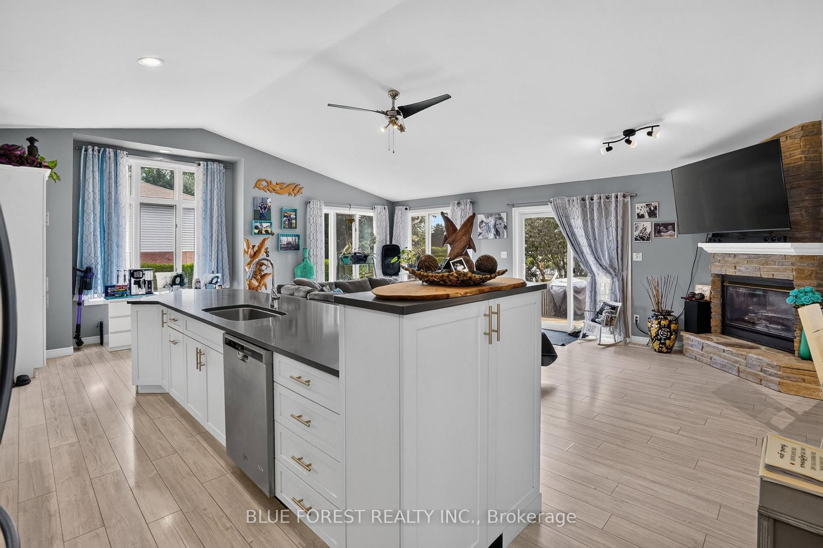 23081 PIONEER Line • West Elgin, ON photo 8