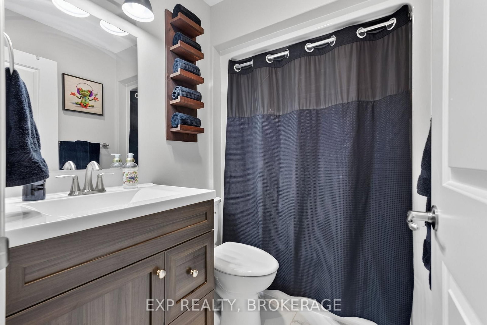 32 CURTIS Street • Prince Edward County, ON photo 27