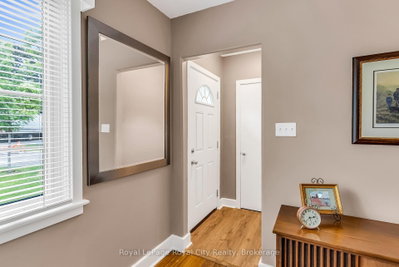 56 Winston Crescent • Guelph, ON photo 5