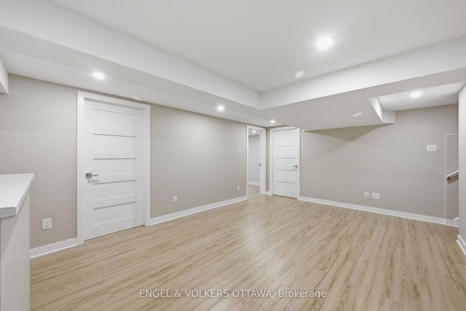 885 Plante Drive • Ottawa, ON photo 29