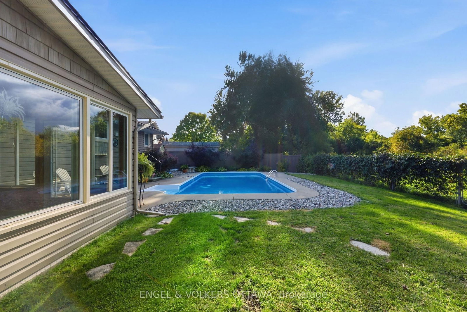 885 Plante Drive • Ottawa, ON photo 44