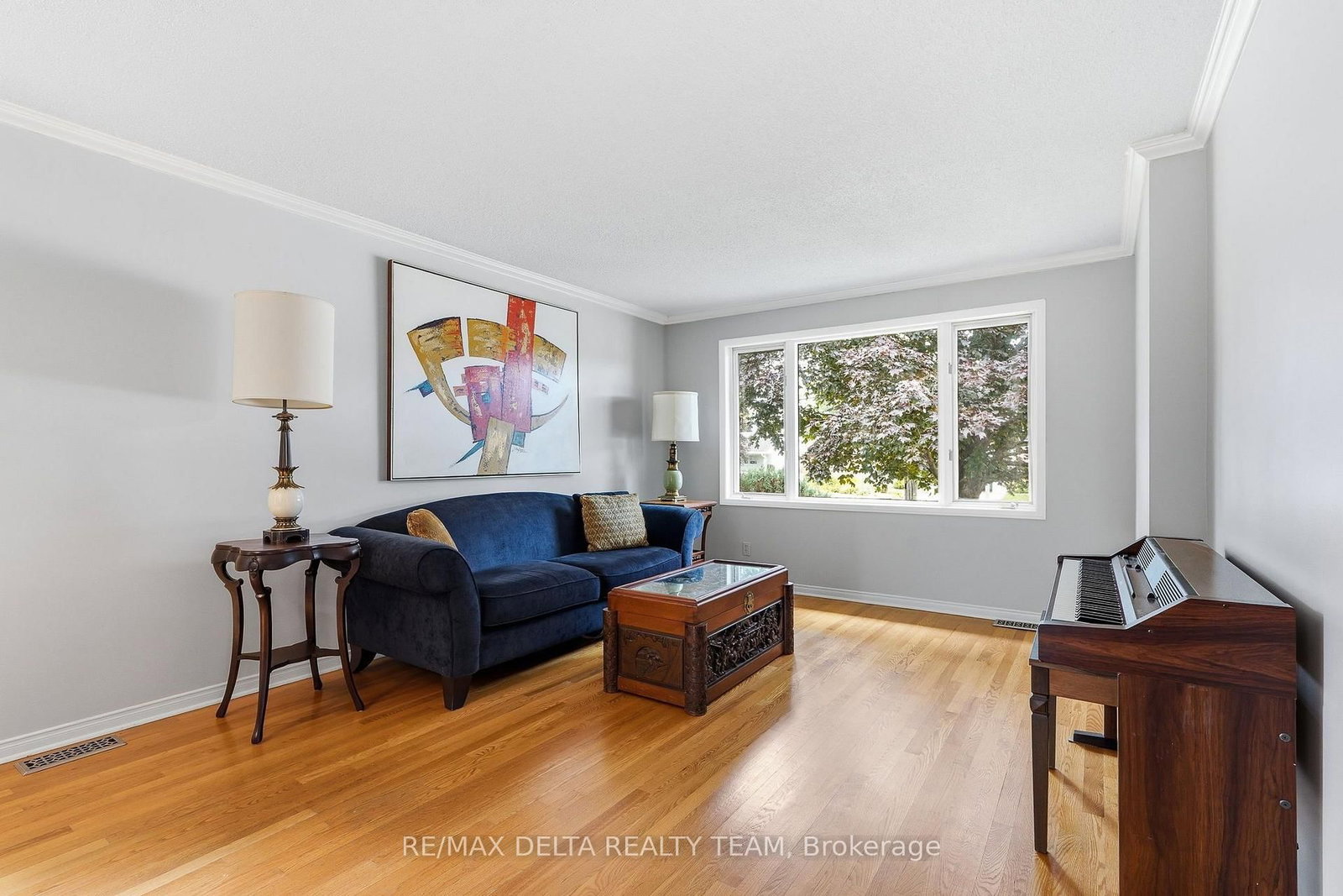 1587 Maxime Street • Ottawa, ON photo 12