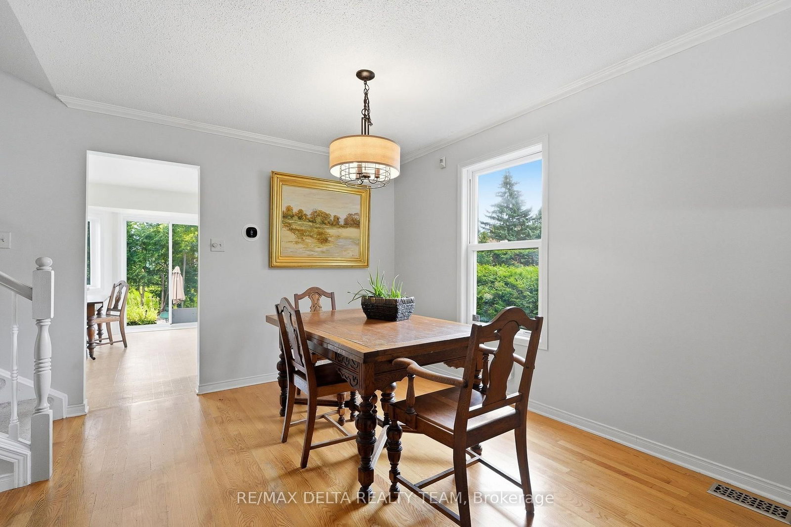 1587 Maxime Street • Ottawa, ON photo 15