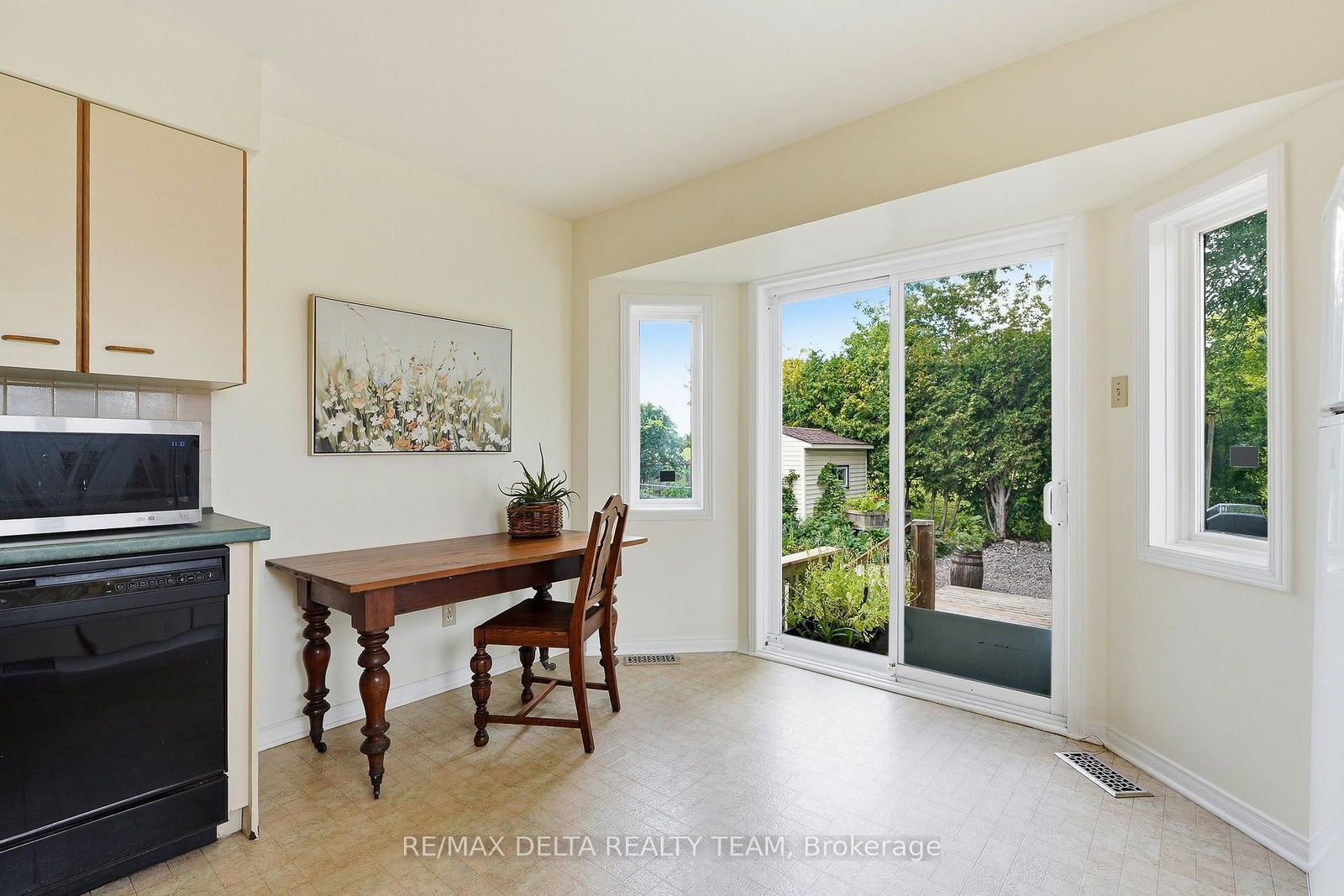 1587 Maxime Street • Ottawa, ON photo 19