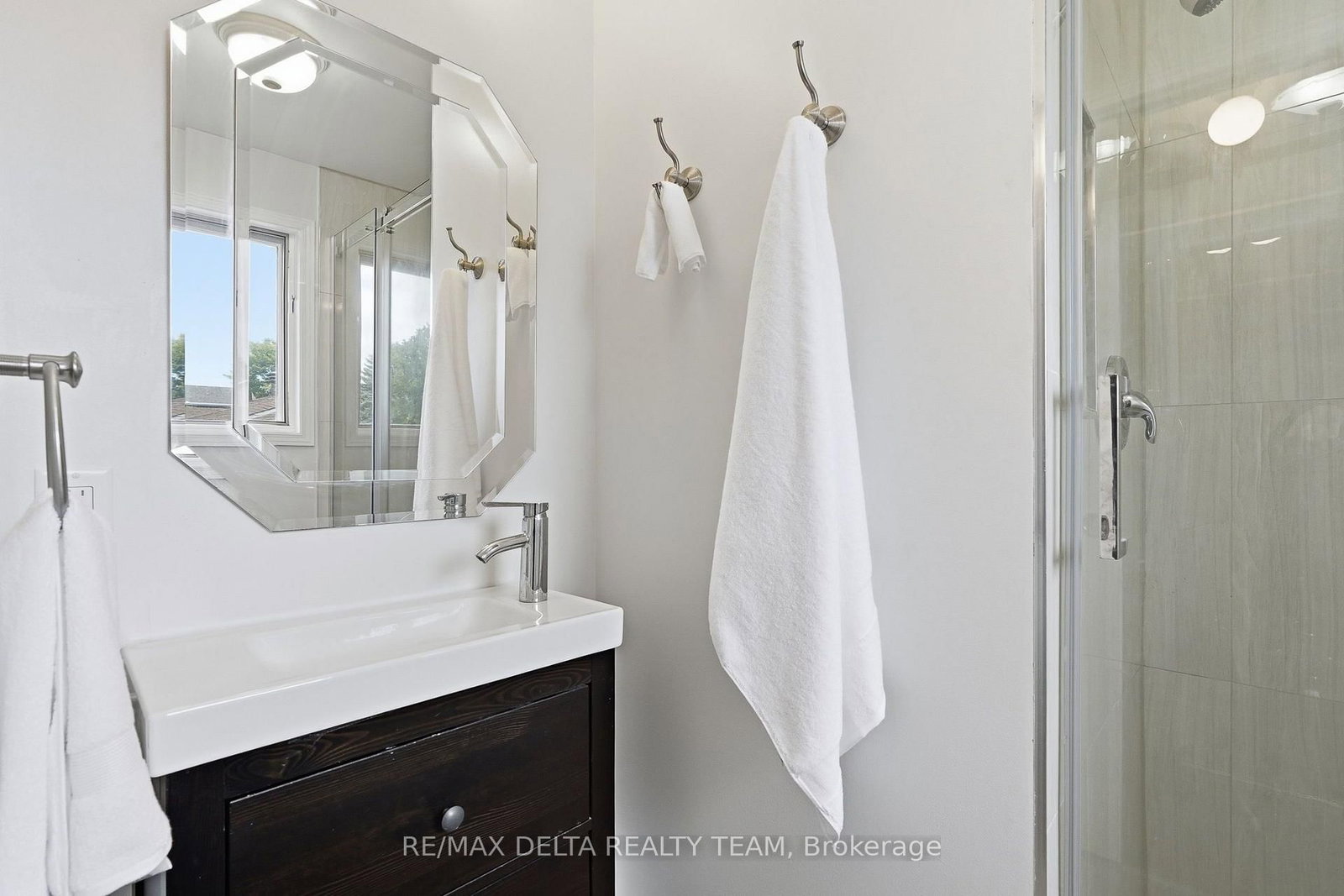 1587 Maxime Street • Ottawa, ON photo 28