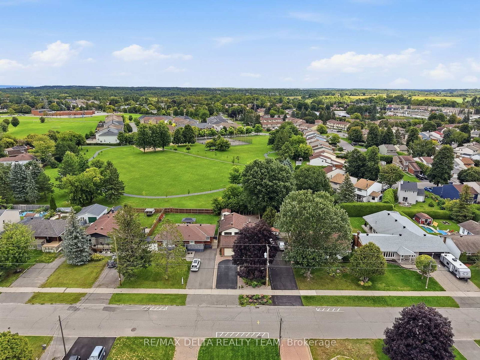 1587 Maxime Street • Ottawa, ON photo 39