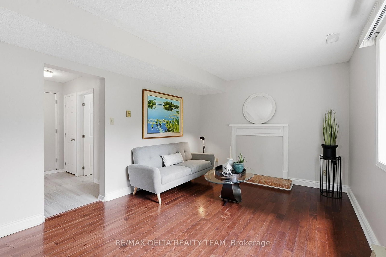 1587 Maxime Street • Ottawa, ON photo 9
